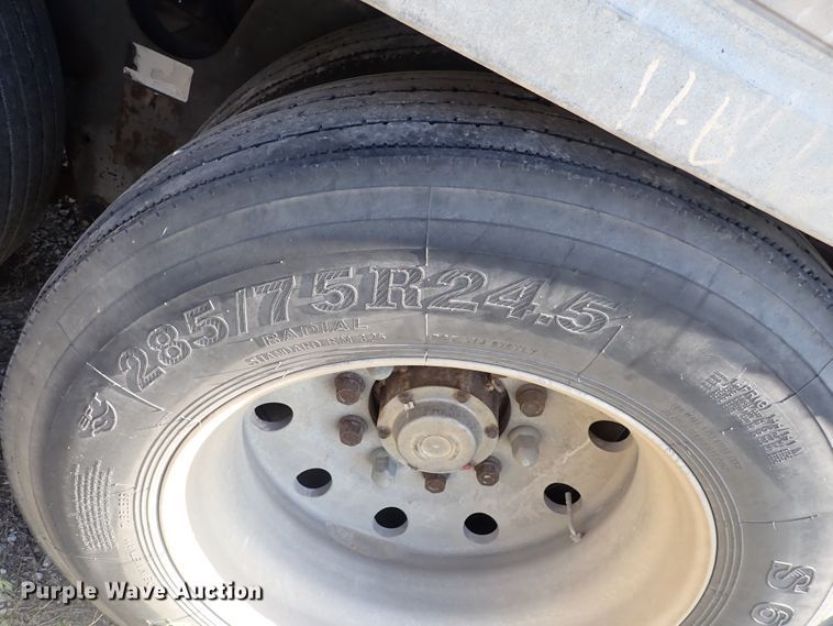 image for item DJ5622 2005 Wabash  dry van trailer