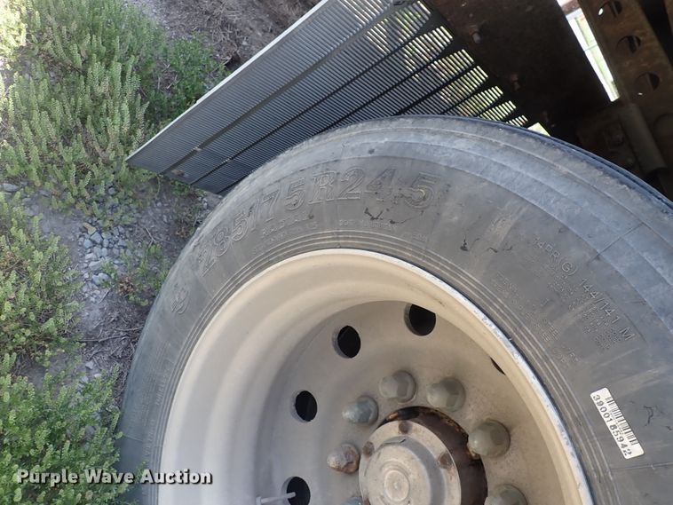 image for item DJ5622 2005 Wabash  dry van trailer