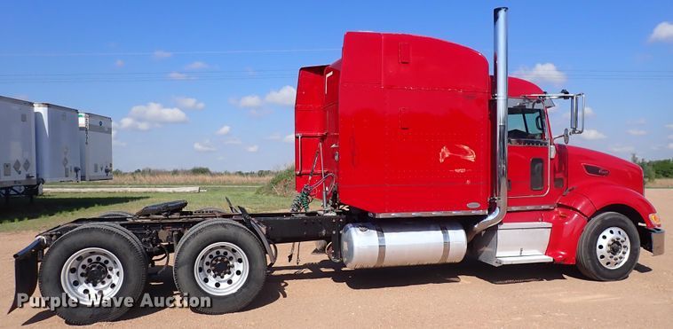 image for item DJ5675 2007 Peterbilt 386  semi truck