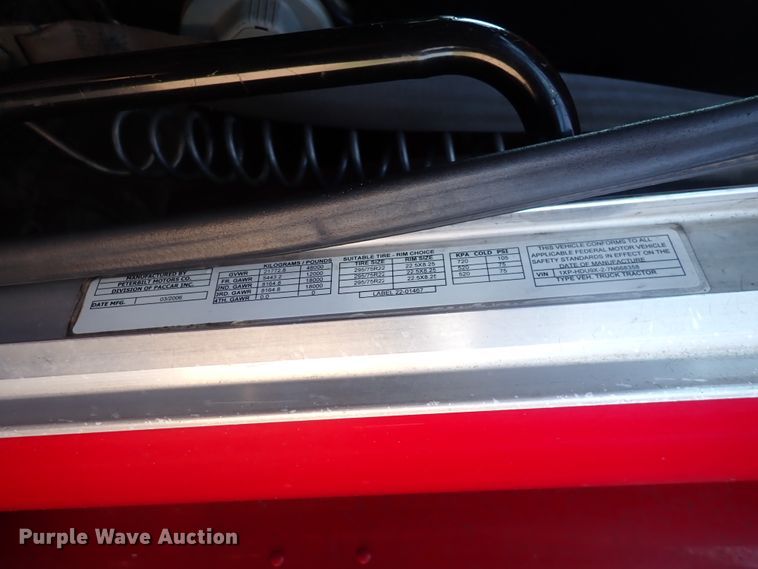 image for item DJ5675 2007 Peterbilt 386  semi truck