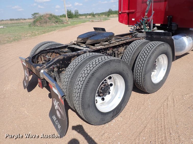 image for item DJ5675 2007 Peterbilt 386  semi truck