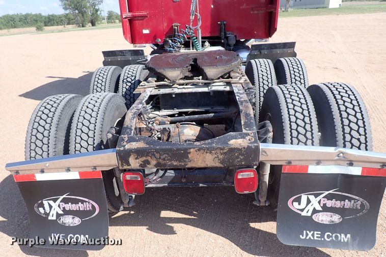 image for item DJ5675 2007 Peterbilt 386  semi truck