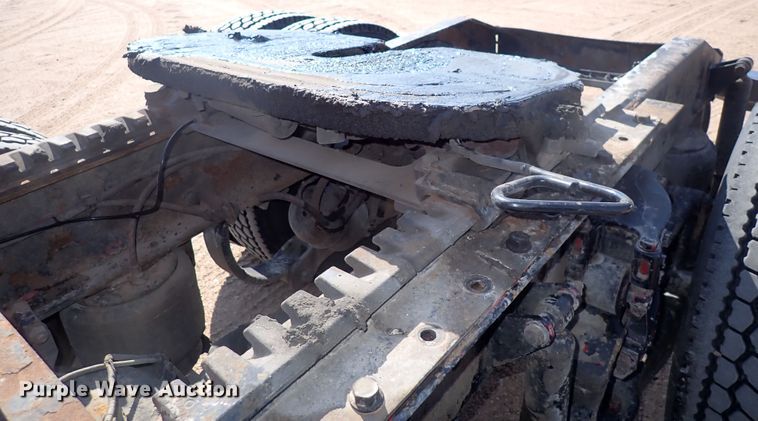 image for item DJ5675 2007 Peterbilt 386  semi truck