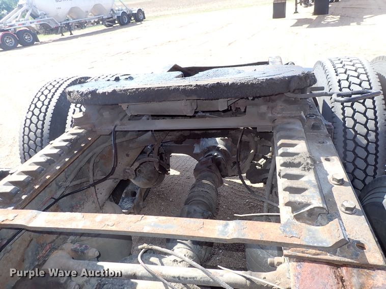 image for item DJ5675 2007 Peterbilt 386  semi truck