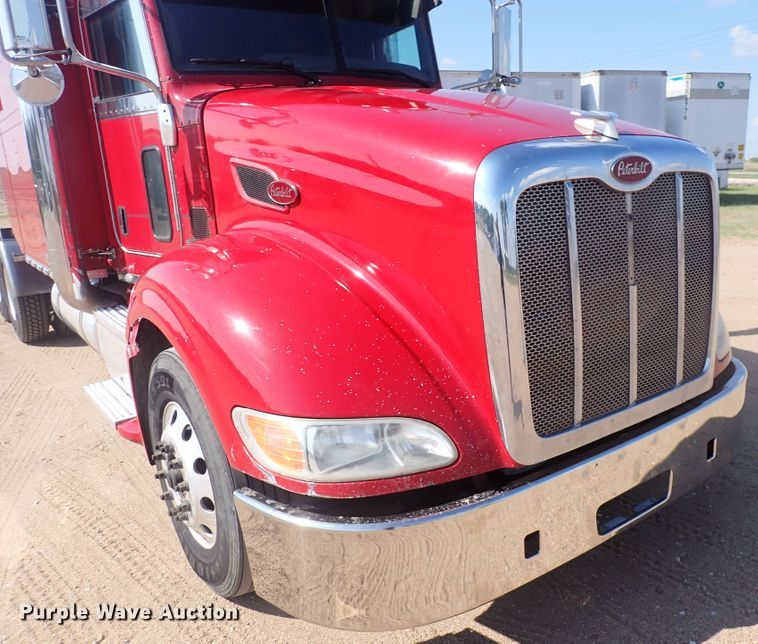 image for item DJ5675 2007 Peterbilt 386  semi truck