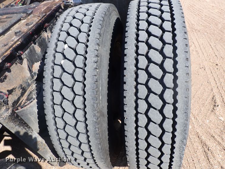 image for item DJ5675 2007 Peterbilt 386  semi truck