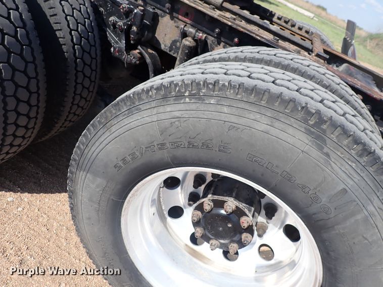 image for item DJ5675 2007 Peterbilt 386  semi truck