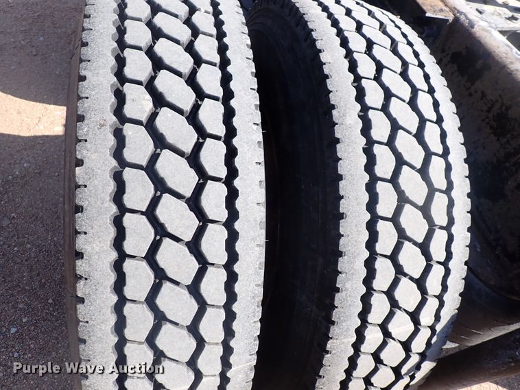 image for item DJ5675 2007 Peterbilt 386  semi truck