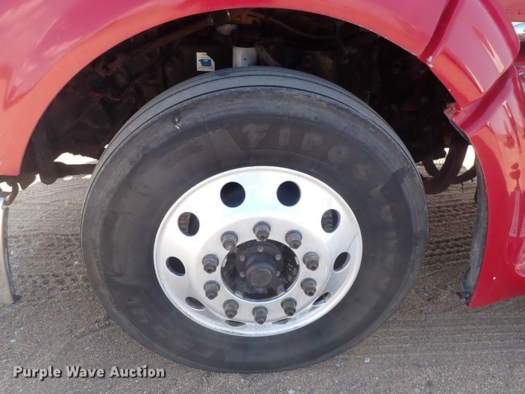 image for item DJ5675 2007 Peterbilt 386  semi truck