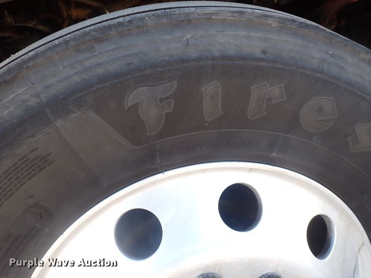 image for item DJ5675 2007 Peterbilt 386  semi truck