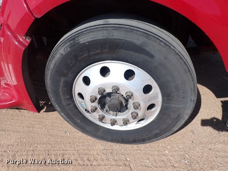 image for item DJ5675 2007 Peterbilt 386  semi truck