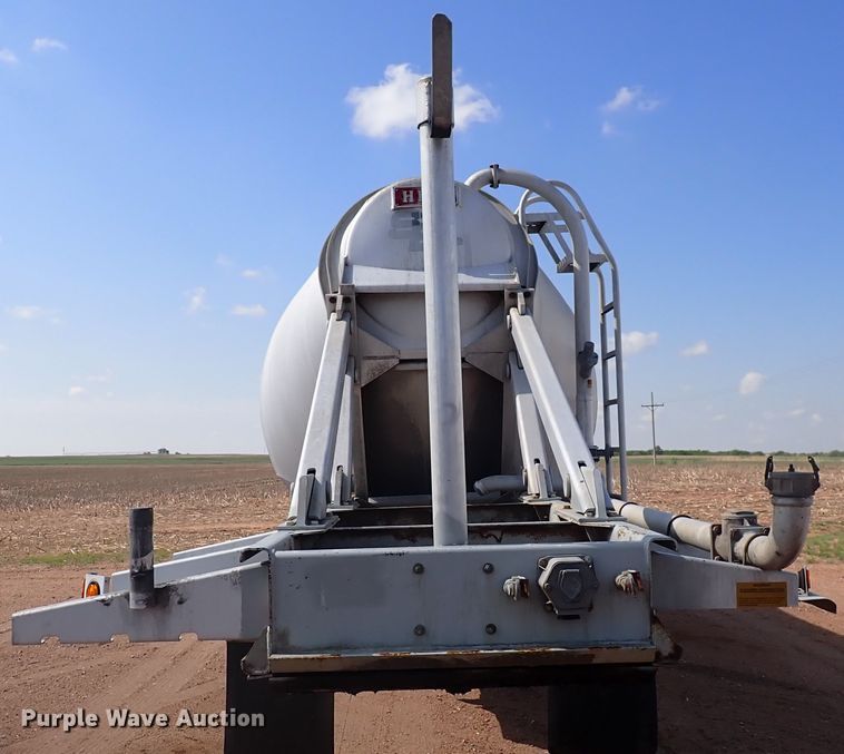 image for item DJ5679 1999 Heil  pneumatic dry bulk trailer