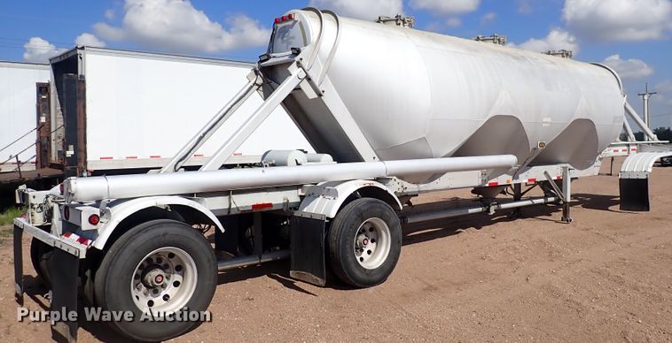 image for item DJ5679 1999 Heil  pneumatic dry bulk trailer