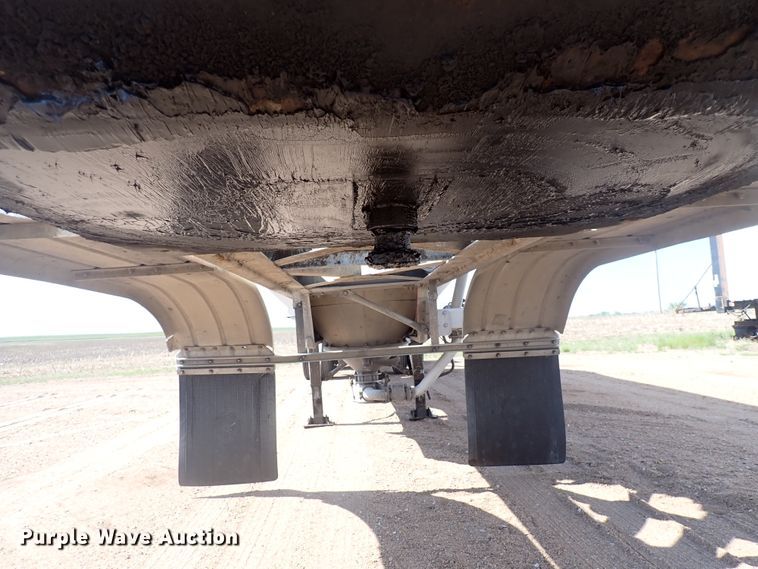 image for item DJ5679 1999 Heil  pneumatic dry bulk trailer