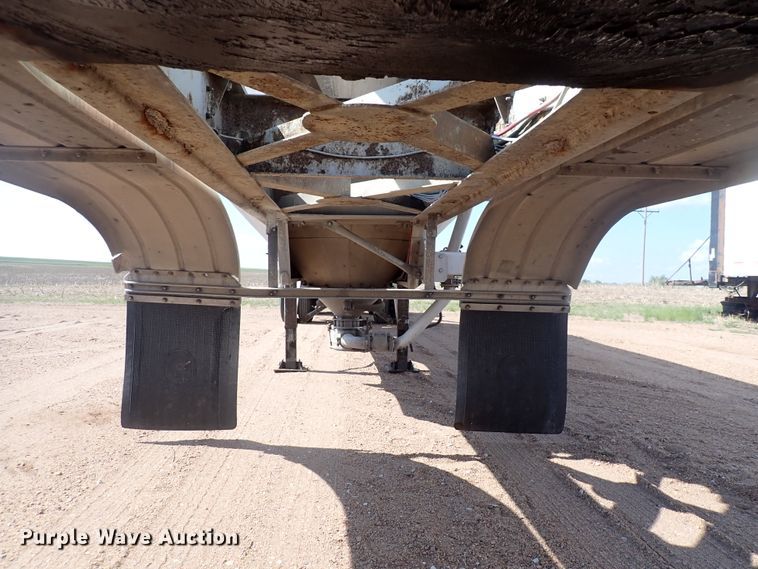 image for item DJ5679 1999 Heil  pneumatic dry bulk trailer