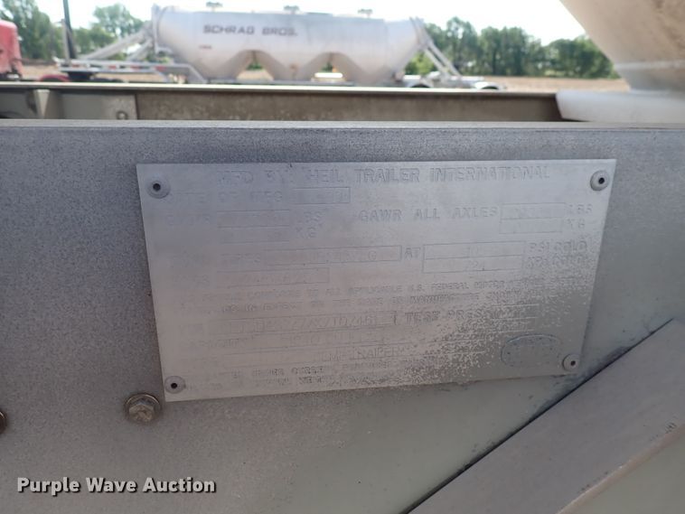 image for item DJ5679 1999 Heil  pneumatic dry bulk trailer