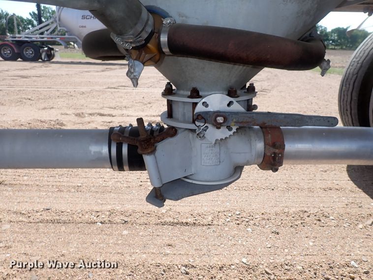 image for item DJ5679 1999 Heil  pneumatic dry bulk trailer