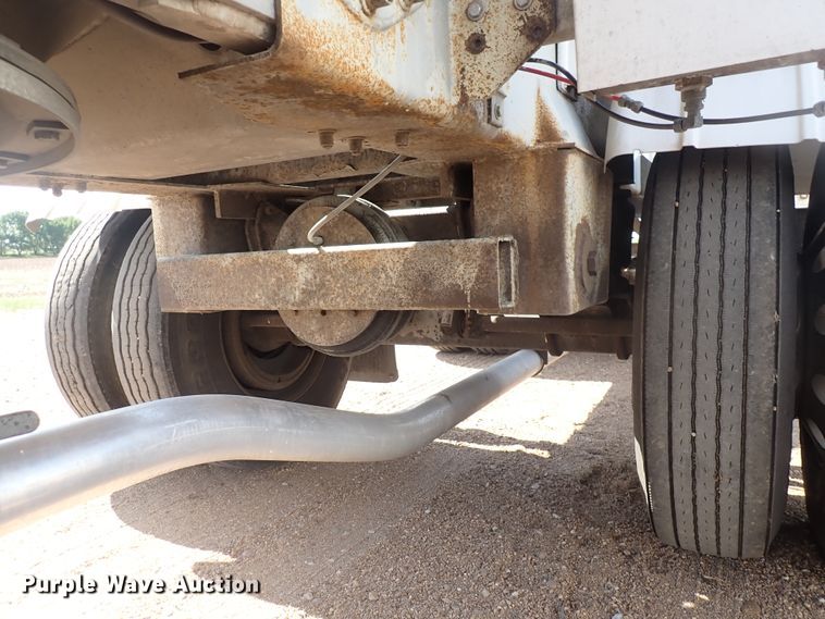 image for item DJ5679 1999 Heil  pneumatic dry bulk trailer