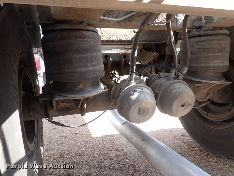 image for item DJ5679 1999 Heil  pneumatic dry bulk trailer