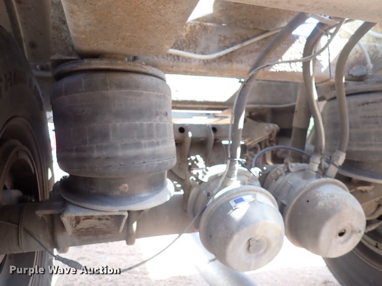 image for item DJ5679 1999 Heil  pneumatic dry bulk trailer