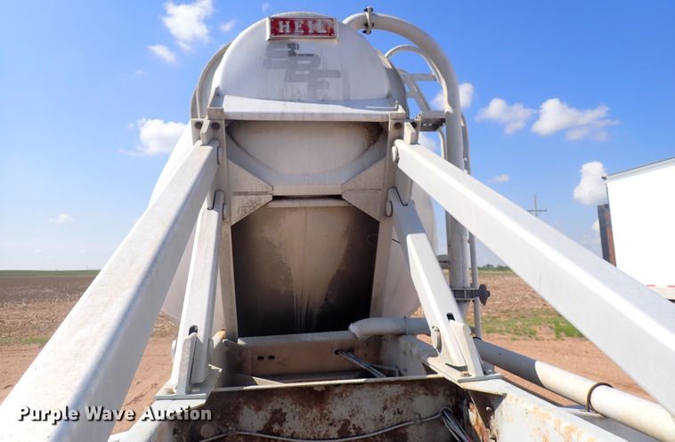 image for item DJ5679 1999 Heil  pneumatic dry bulk trailer