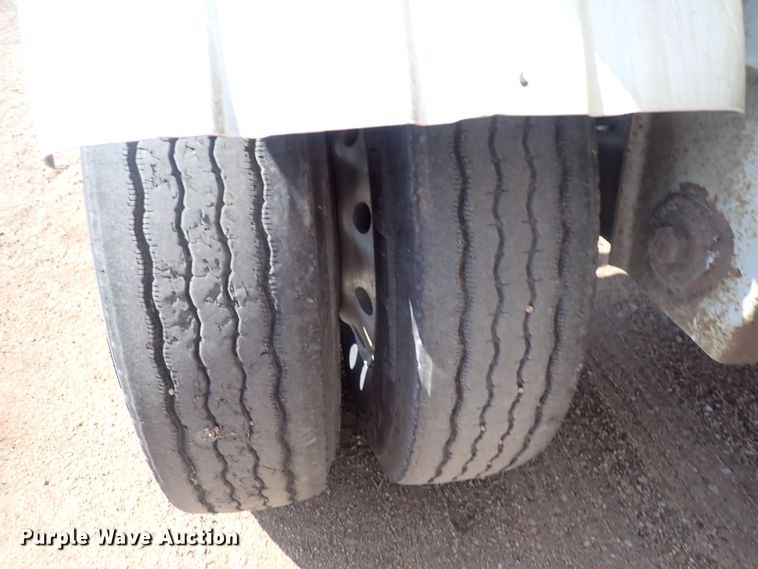 image for item DJ5679 1999 Heil  pneumatic dry bulk trailer