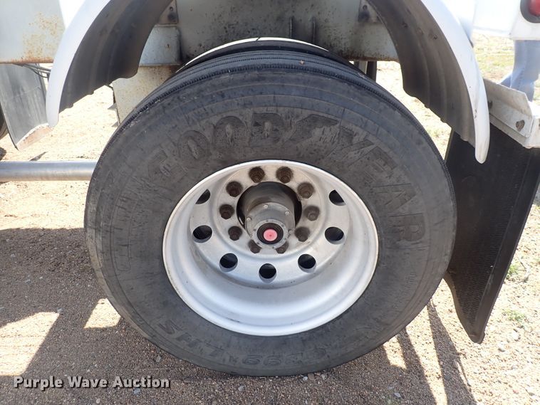 image for item DJ5679 1999 Heil  pneumatic dry bulk trailer