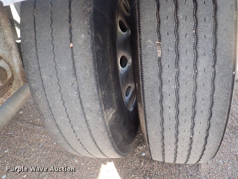 image for item DJ5679 1999 Heil  pneumatic dry bulk trailer