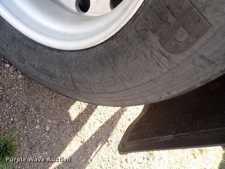 image for item DJ5679 1999 Heil  pneumatic dry bulk trailer