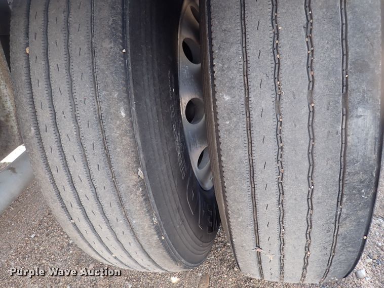 image for item DJ5679 1999 Heil  pneumatic dry bulk trailer