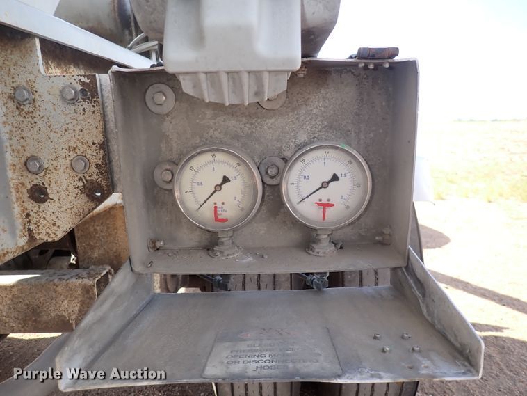 image for item DJ5679 1999 Heil  pneumatic dry bulk trailer