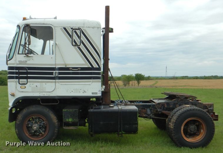 image for item DK5656 1972 GMC Astro 95  semi truck