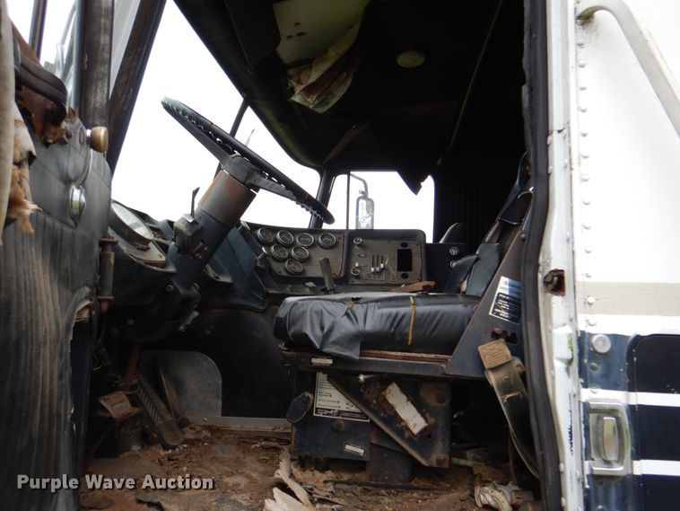 image for item DK5656 1972 GMC Astro 95  semi truck