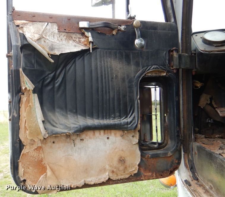 image for item DK5656 1972 GMC Astro 95  semi truck