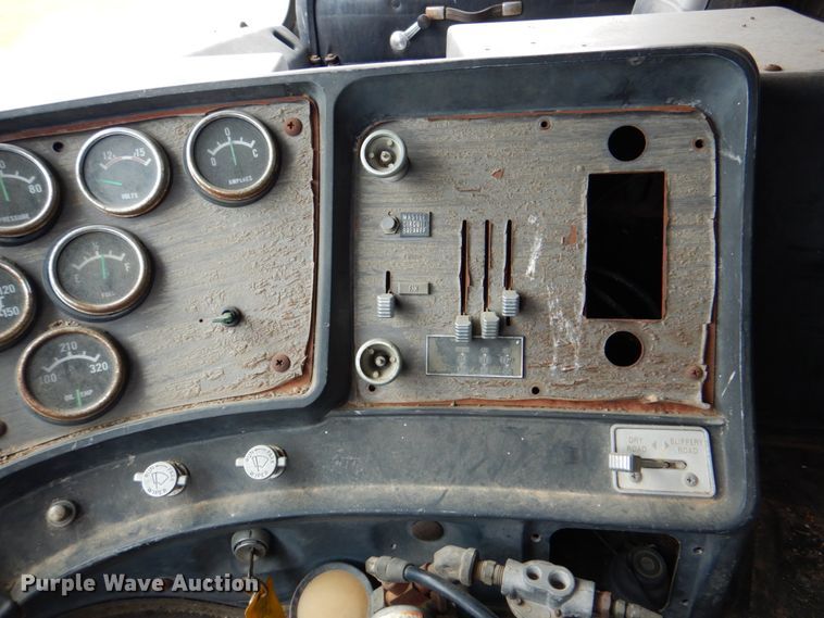 image for item DK5656 1972 GMC Astro 95  semi truck