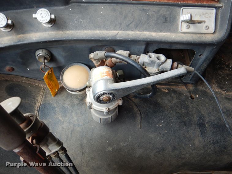 image for item DK5656 1972 GMC Astro 95  semi truck