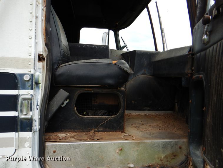 image for item DK5656 1972 GMC Astro 95  semi truck