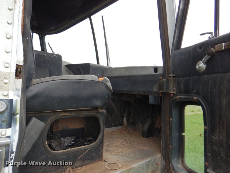 image for item DK5656 1972 GMC Astro 95  semi truck