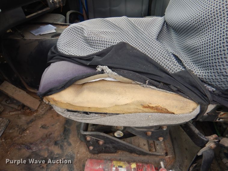 image for item DL8097 1994 White GMC WG  semi truck