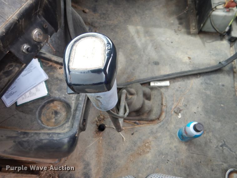 image for item DL8097 1994 White GMC WG  semi truck