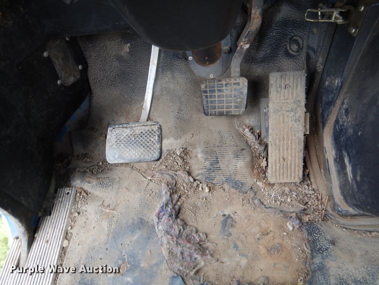 image for item DL8097 1994 White GMC WG  semi truck