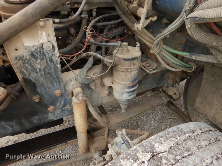 image for item DL8097 1994 White GMC WG  semi truck