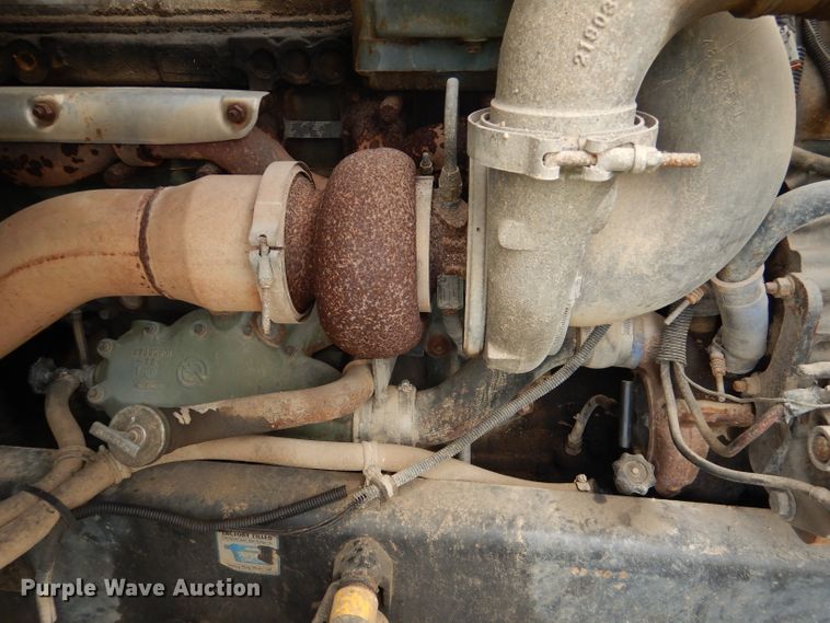 image for item DL8097 1994 White GMC WG  semi truck