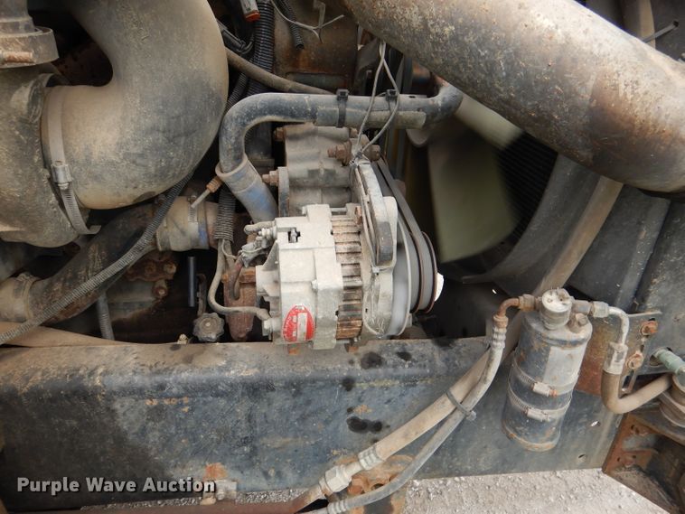 image for item DL8097 1994 White GMC WG  semi truck