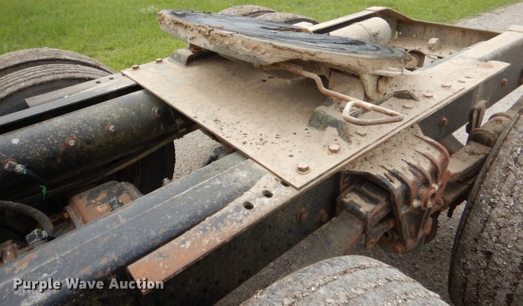 image for item DL8097 1994 White GMC WG  semi truck