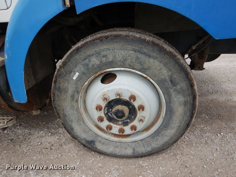 image for item DL8097 1994 White GMC WG  semi truck