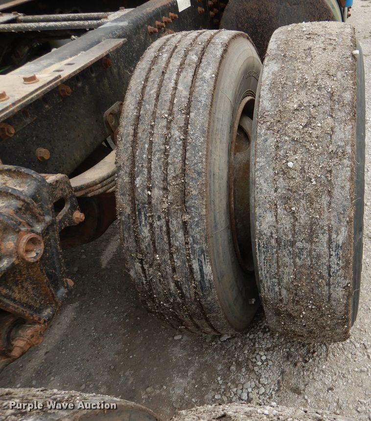 image for item DL8097 1994 White GMC WG  semi truck