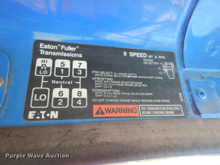 image for item DL8097 1994 White GMC WG  semi truck