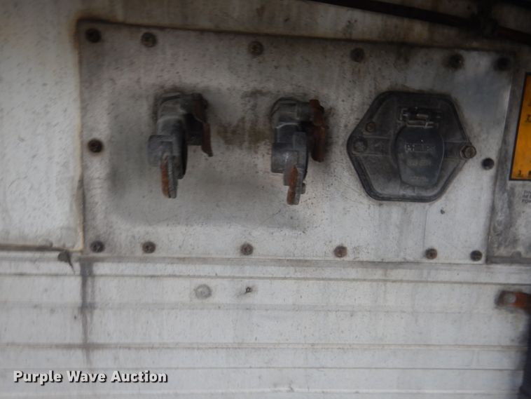 image for item DL8166 2001 Utility VS2RX  refrigerated van trailer