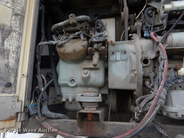 image for item DL8166 2001 Utility VS2RX  refrigerated van trailer